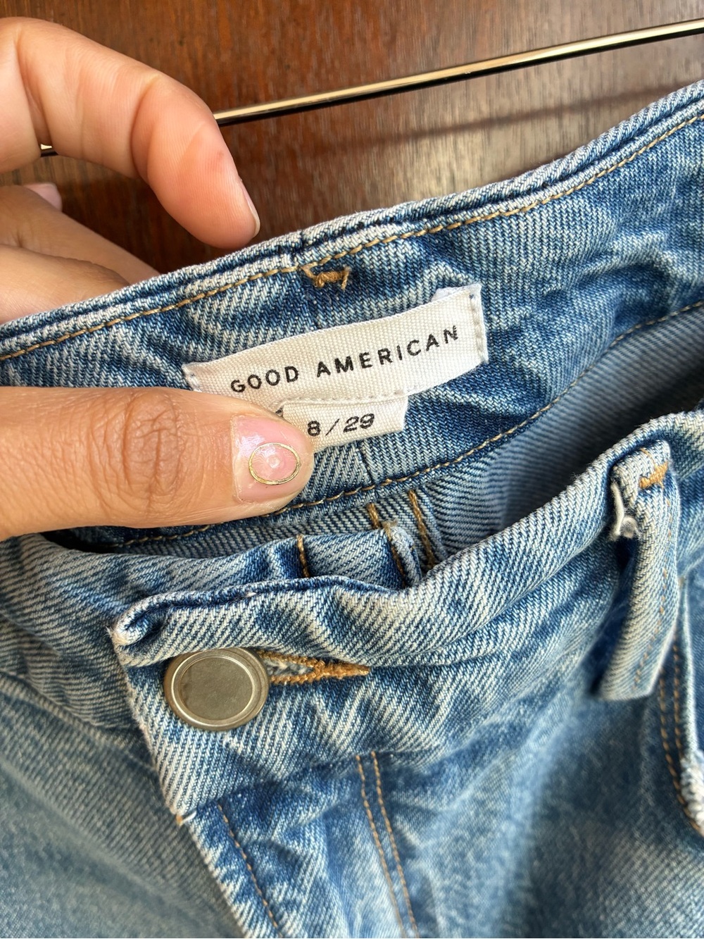 Good American Good Girlfriend High Rise Distressed Jeans Size 8/29 Light Wash - Picture 3 of 10